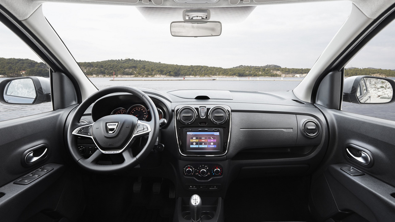2017-dacia-lodgy-facelift.jpg