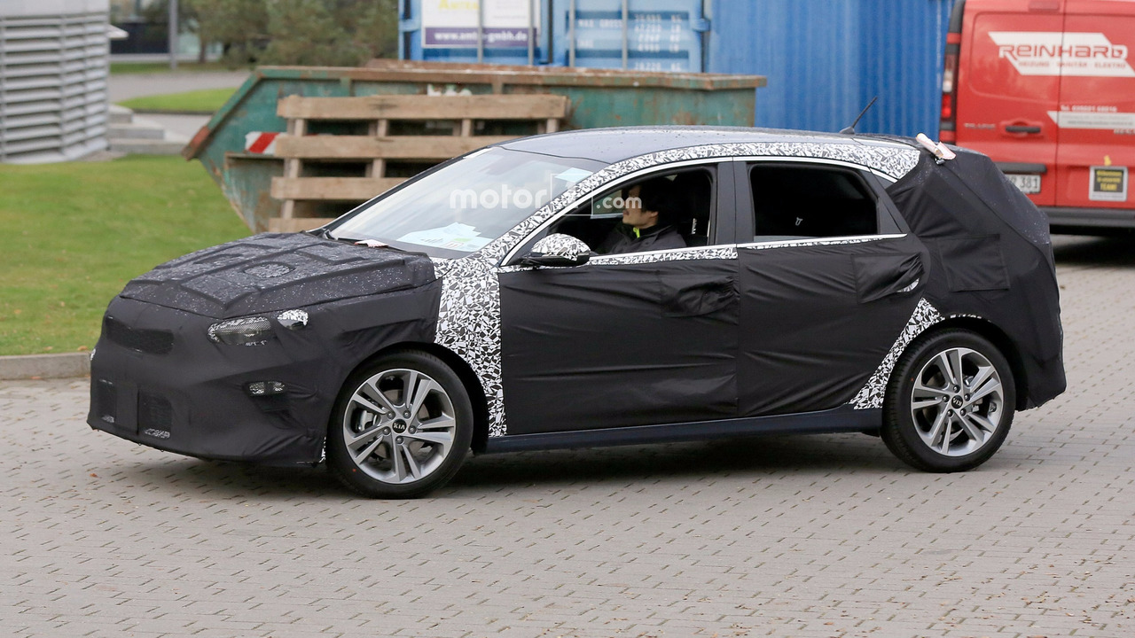 2018 Kia cee'd spy photo