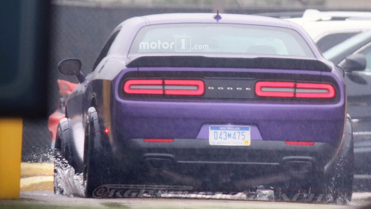 dodge-challenger-adr-spy-pics.jpg