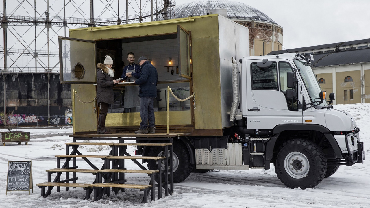Mercedes Unimog Ini Jadi Food Truck Terkeren Di Finlandia