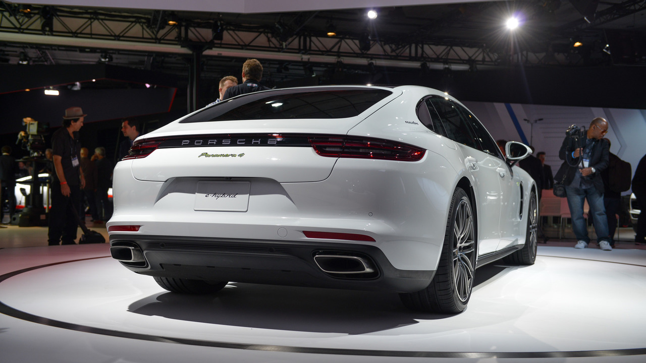 2017 Porsche Panamera 4 E-Hybrid Executive: LA 2016