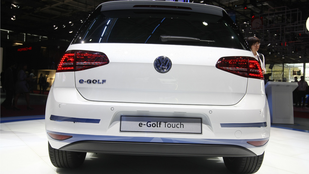 2016 Volkswagen e-Golf Touch Paris Motor Show