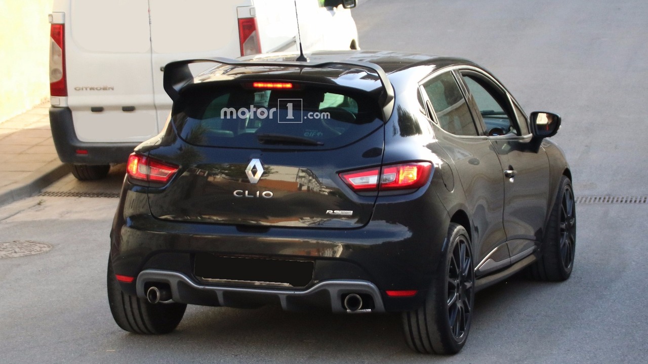 2017 Renault Clio RS16 spy photo