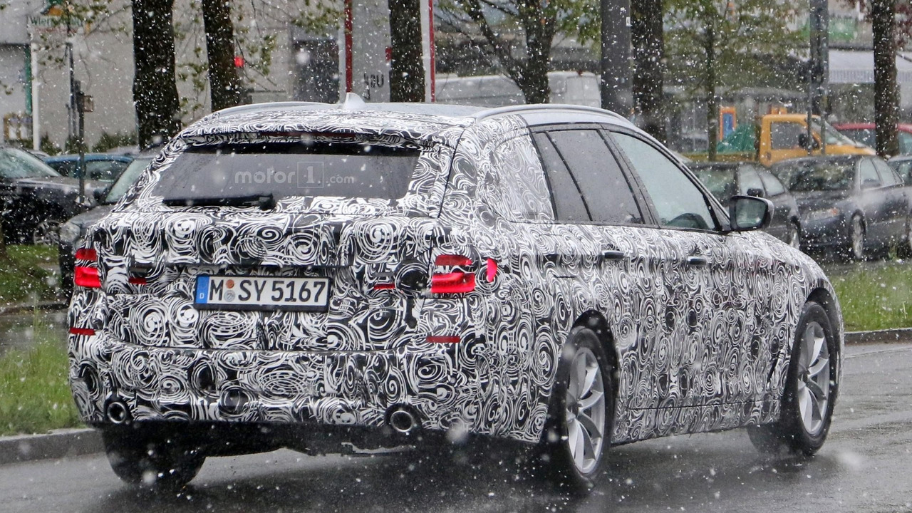 2016/2017 ~ BMW SÉRIE 5 G30/G31 - SÉRIE 5 GT G32 - M5 F90 2017-bmw-5-series-touring-spy-photo